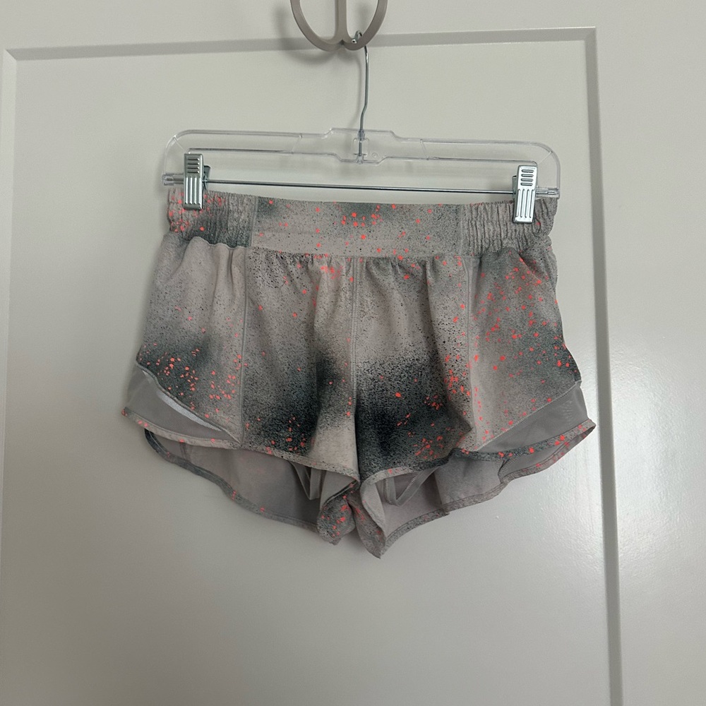 Lululemon Hotty Hot Low Rise 2.5 Shorts Reflective